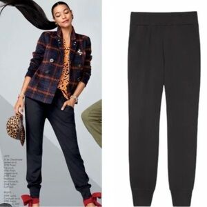 Cabi Pivot Jogger Sweatpants Black 3742 size Small
In excellent condition.